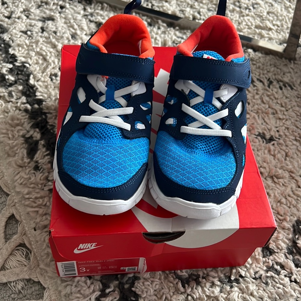 Boys Nike Free Run Sneakers